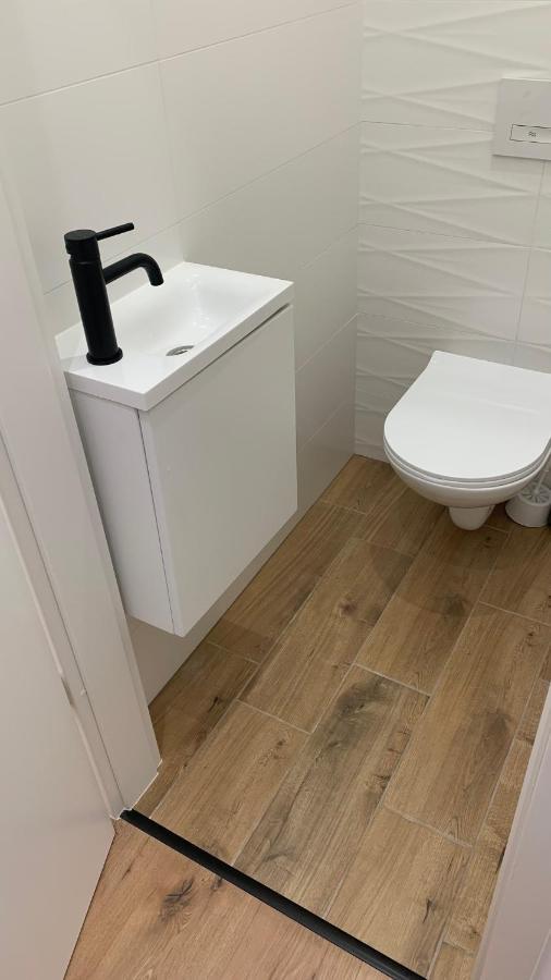 Sipsix Apartment - Modern 2 Bedroom Newly Renovated Flat With Ac In Budapest City Centre Eksteriør billede