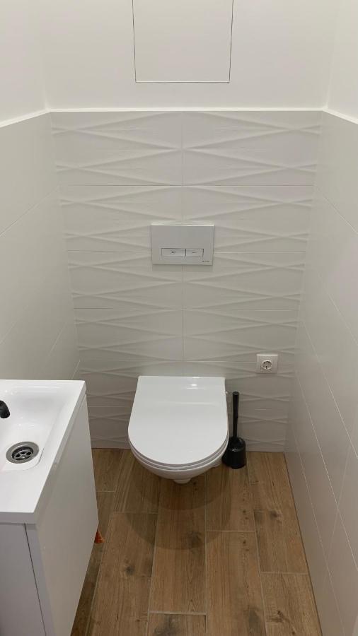 Sipsix Apartment - Modern 2 Bedroom Newly Renovated Flat With Ac In Budapest City Centre Eksteriør billede