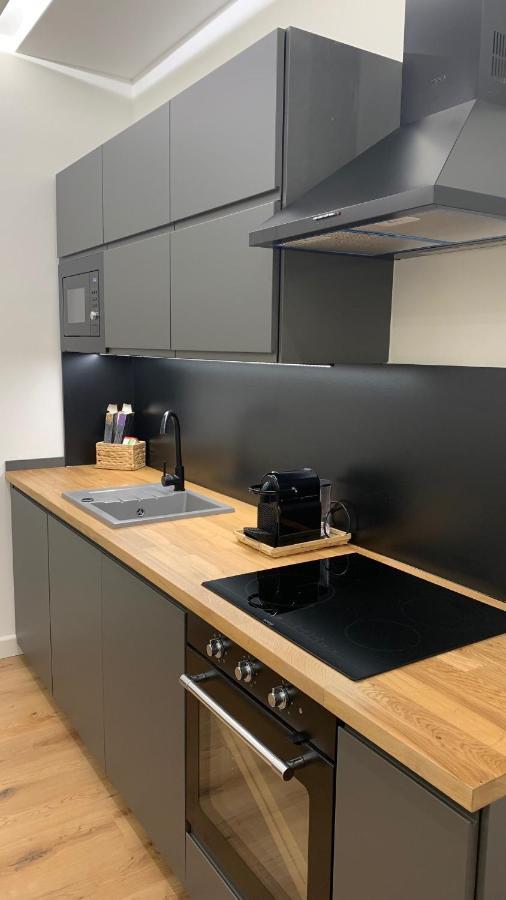 Sipsix Apartment - Modern 2 Bedroom Newly Renovated Flat With Ac In Budapest City Centre Eksteriør billede